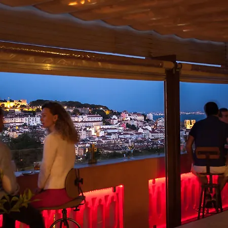 The Independente & Terrace Oda ve Kahvaltı Lisboa